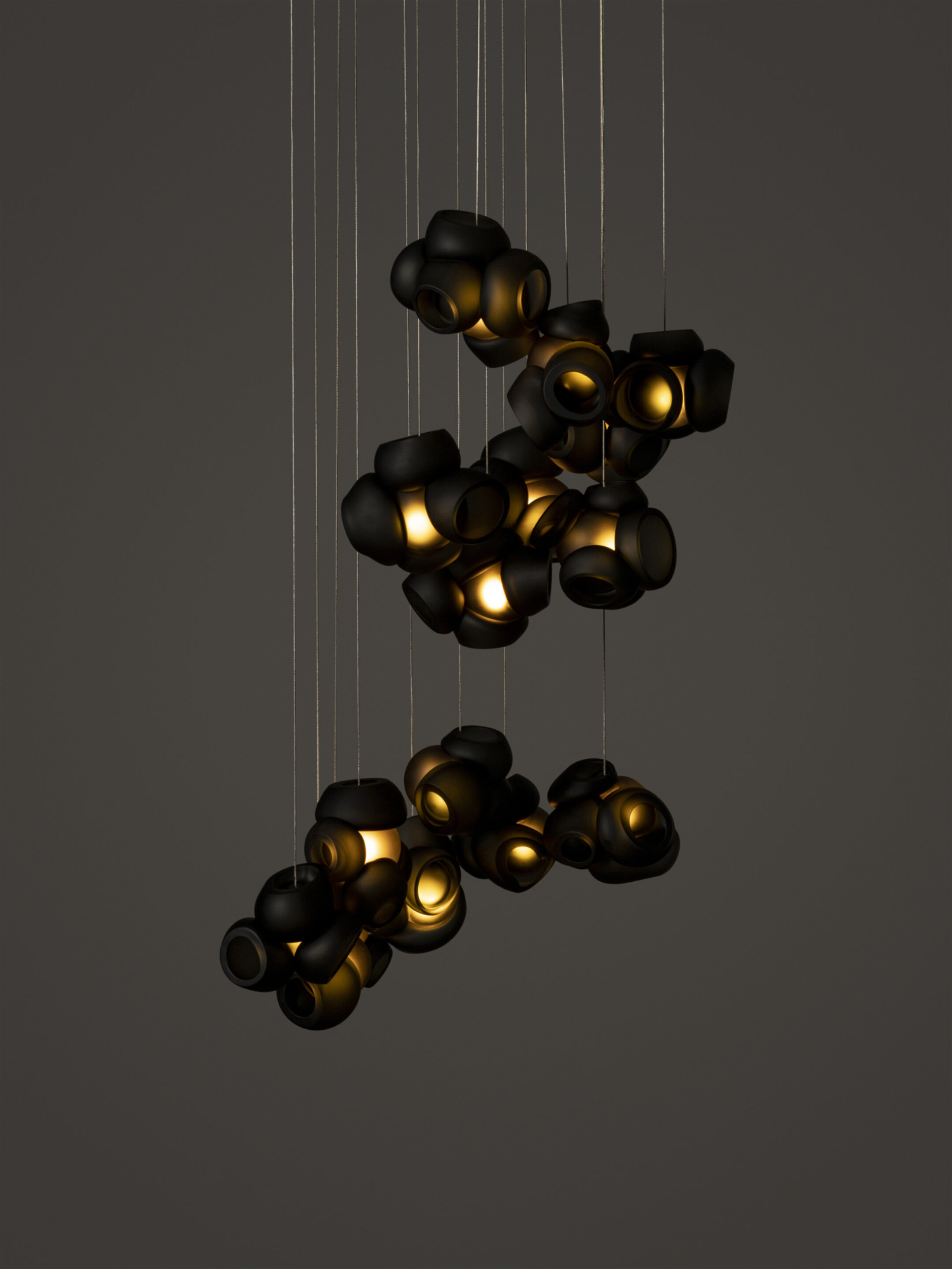 100 16 SQ Random Grey Dark
