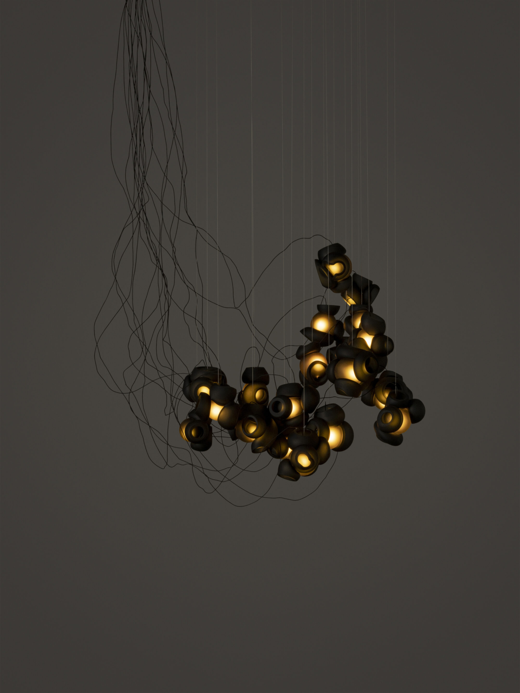 100 19 Sculptural Cable Black Grey Dark
