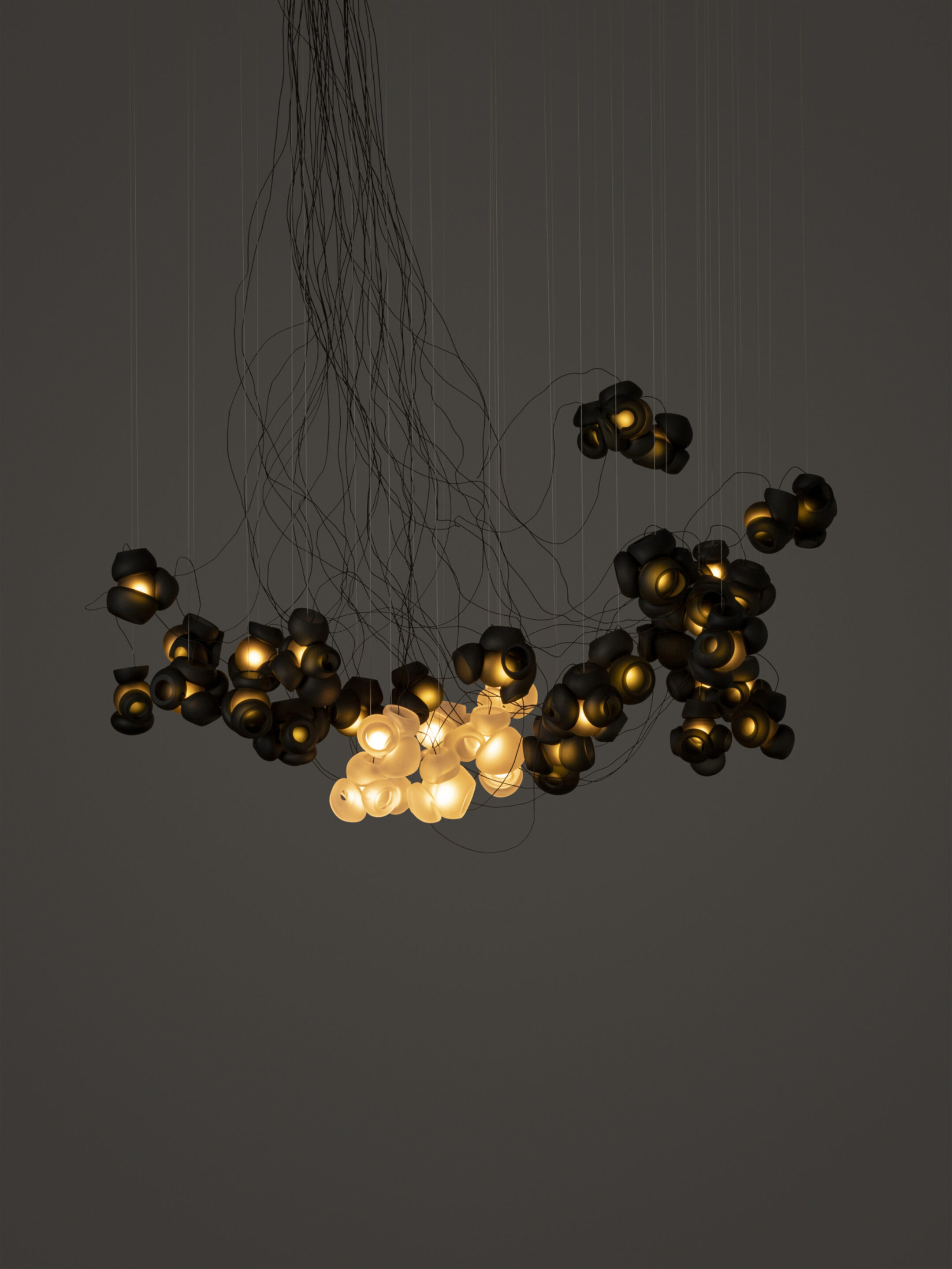 100 37 Sculptural Cable Black Greyw Clear Dark