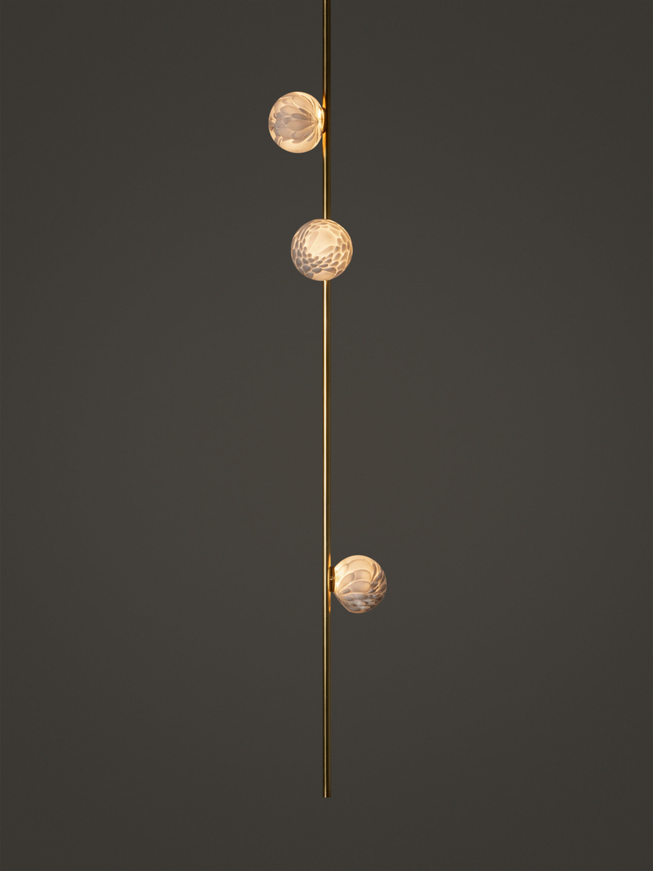 118 3 Ceiling 6ft Brass Dark
