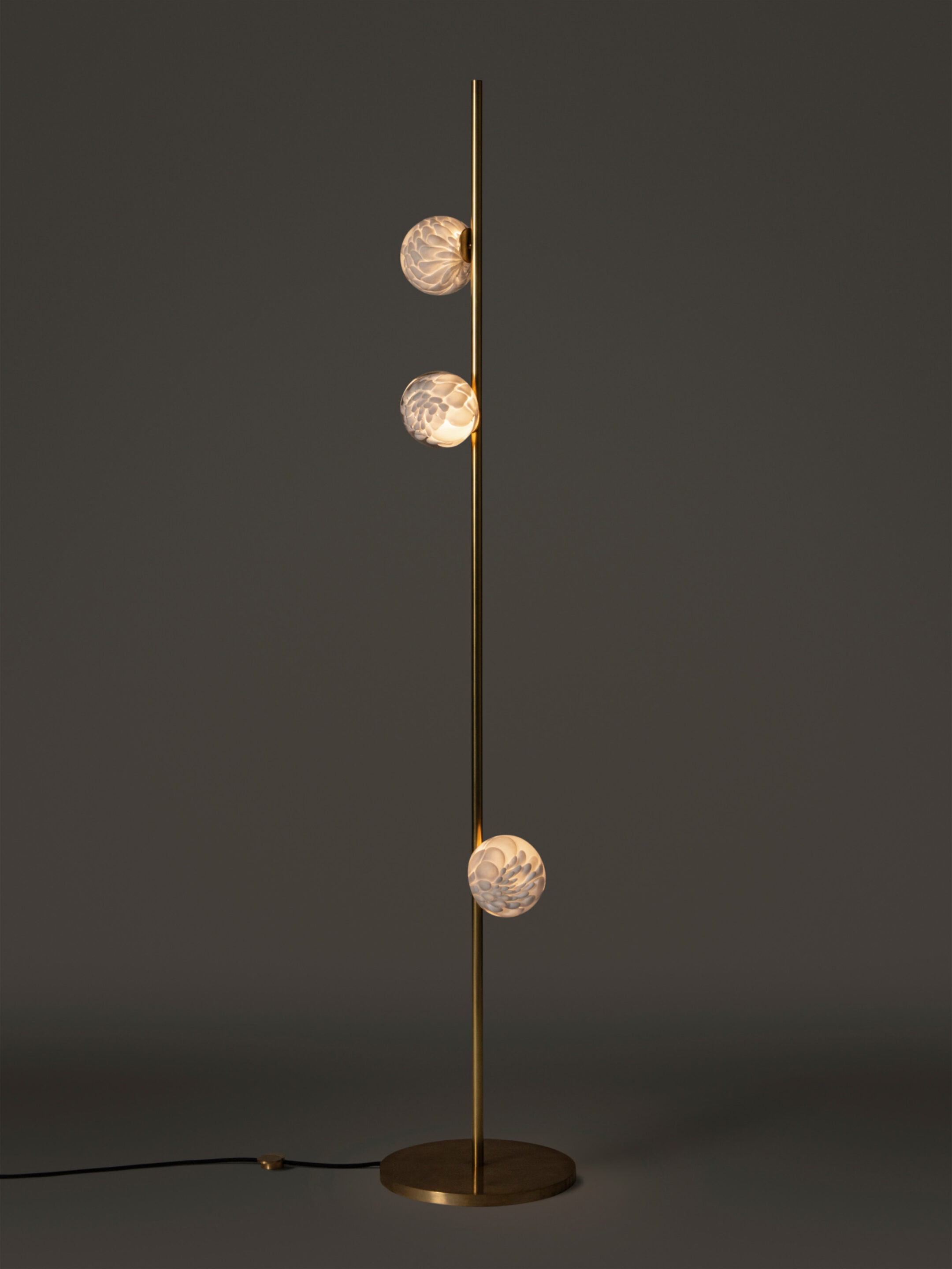 118 3 Floor 6ft Brass Dark