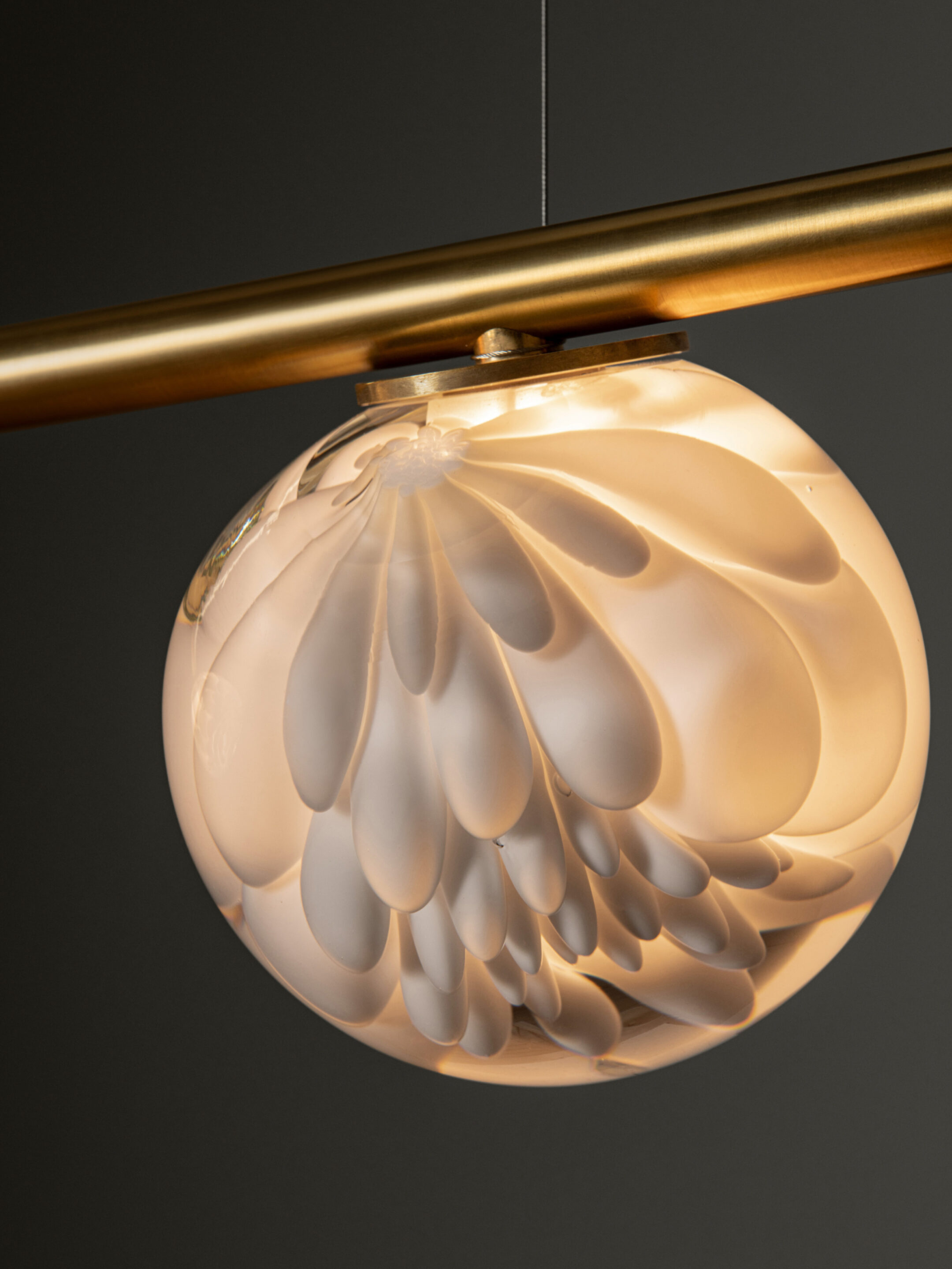 118 3 Suspended H Brass Dark Detail
