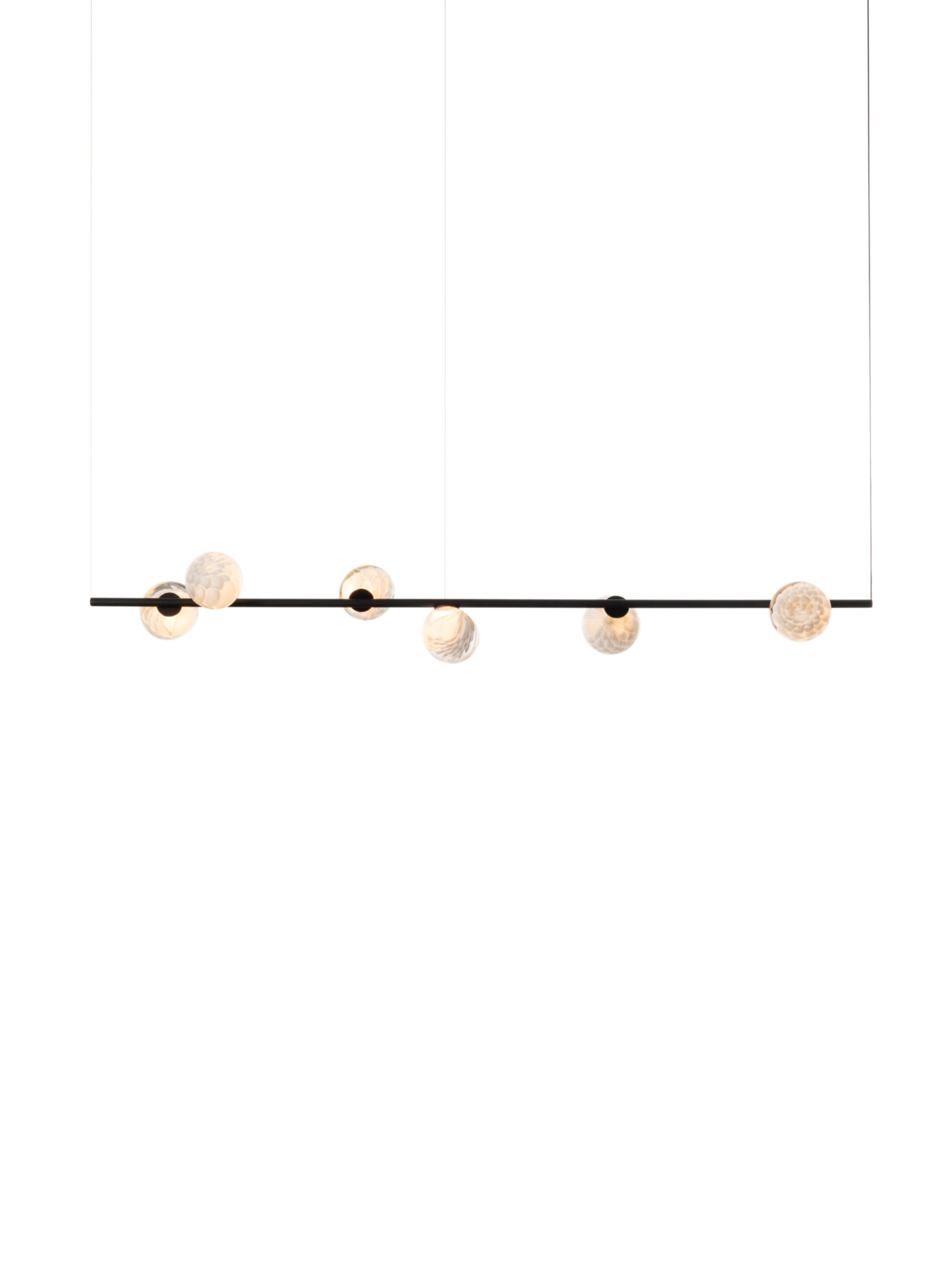 118 6 Suspended H Black On