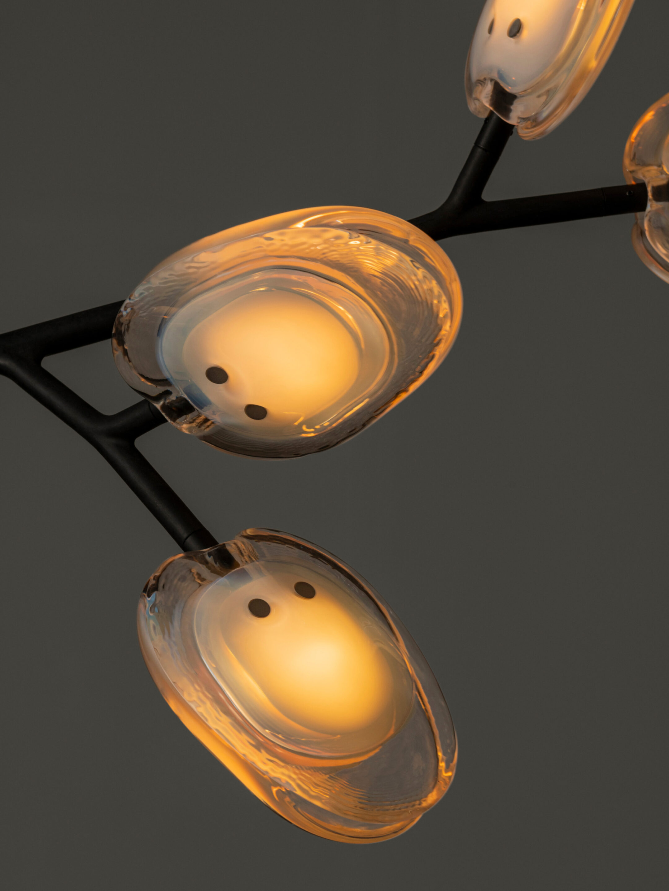 16 5 Armature White1 Detail