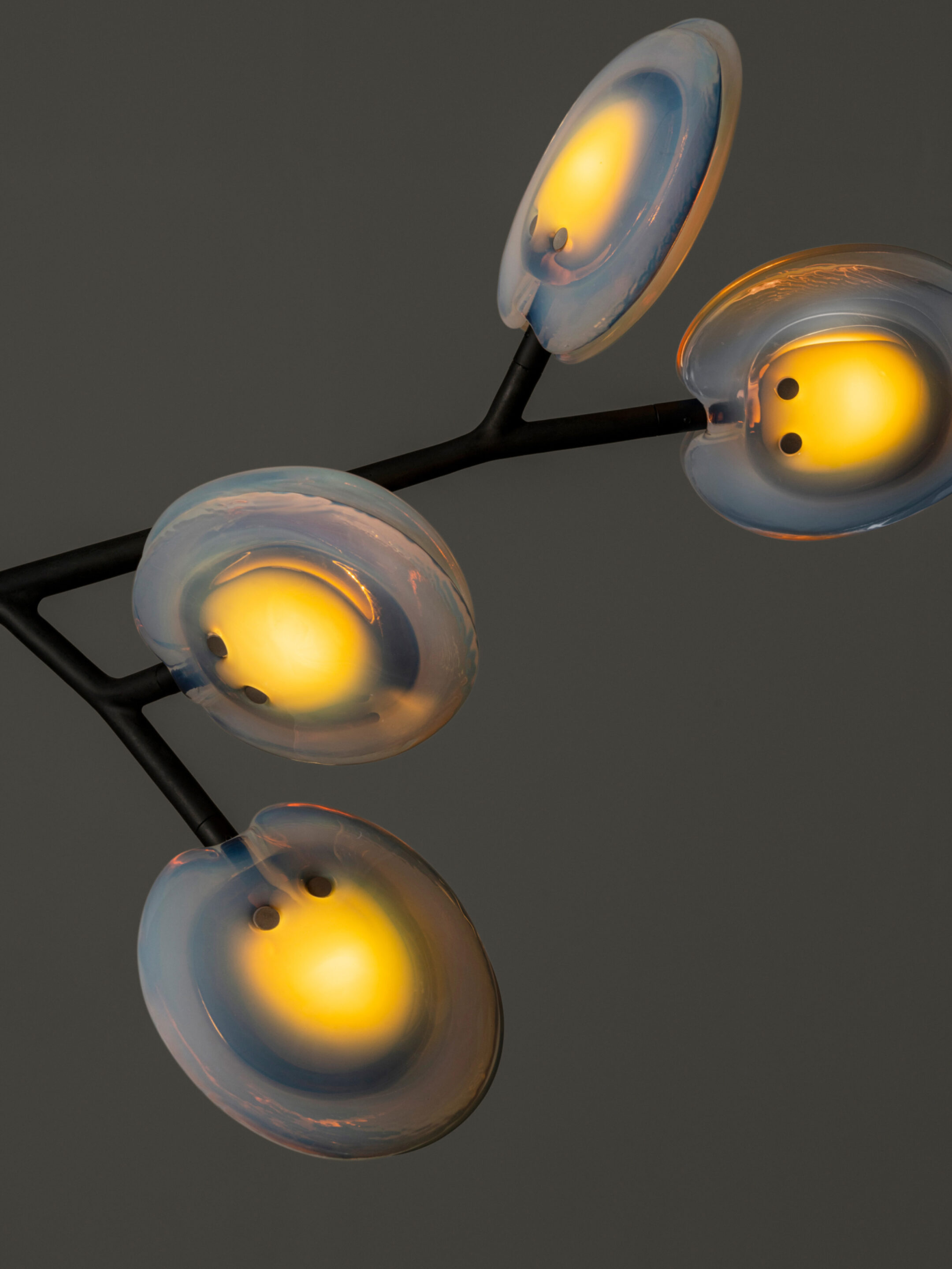 16 5 Armature White2 Detail