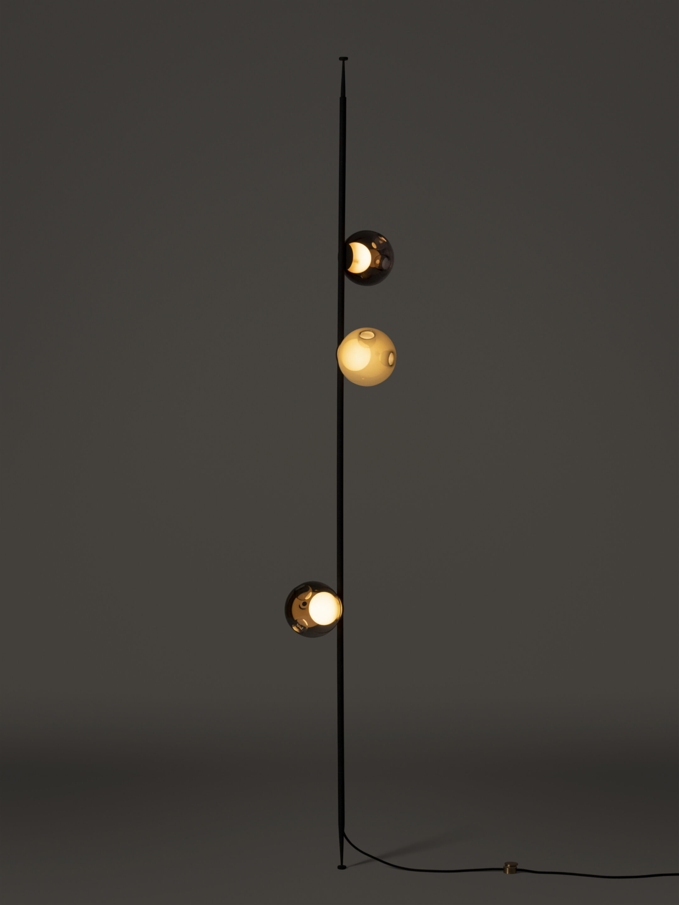 28 3 Column 8ft Straight Black Neutrals Dark