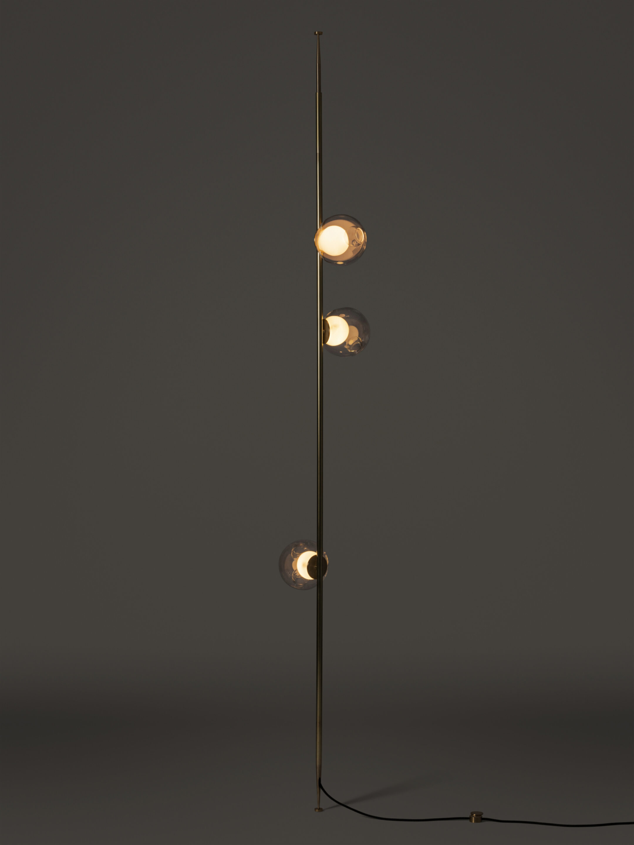 28 3 Column 8ft Straight Brass Clear Dark