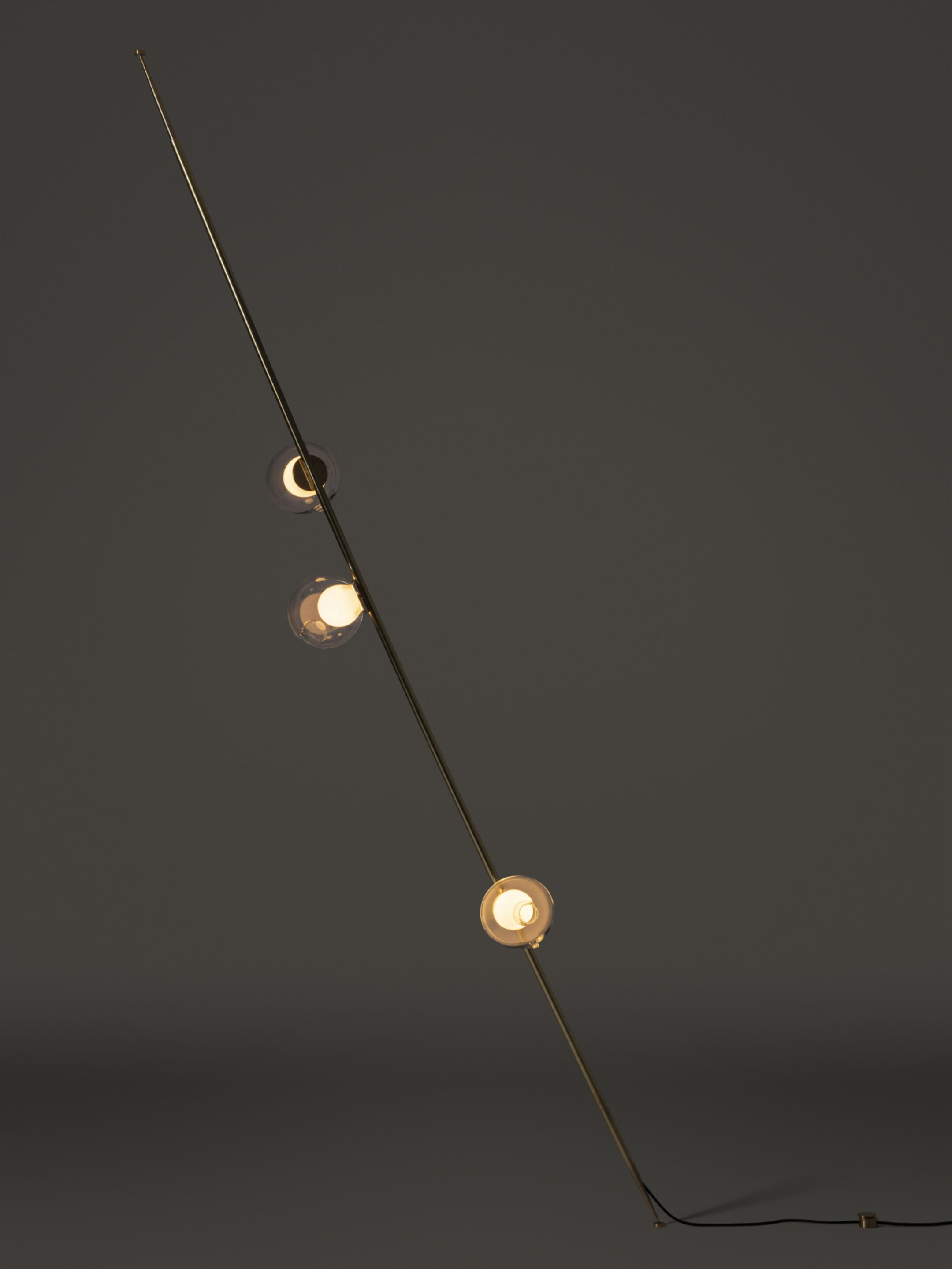 28 3 Column 9ft Brass Clear Dark