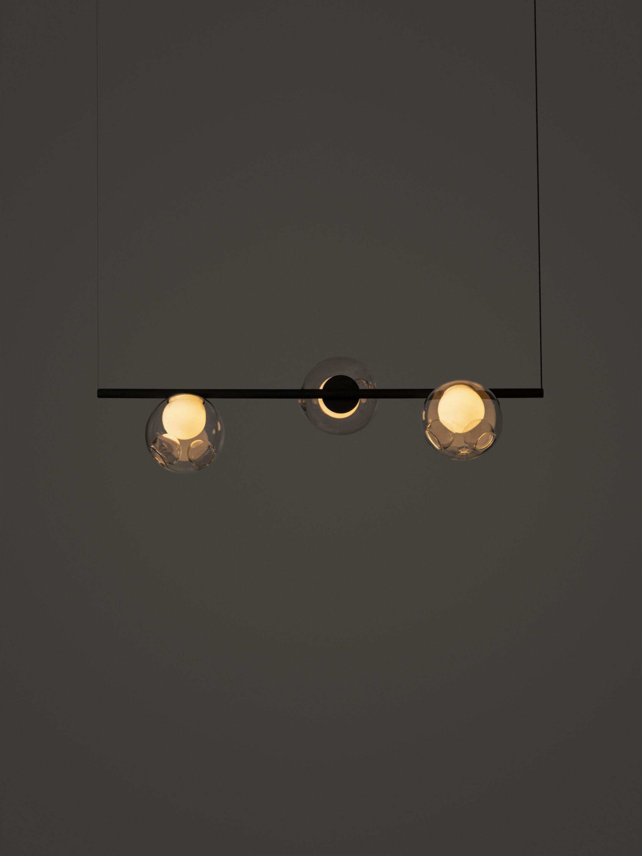 28 3 Suspended H 3ft Black Clear Dark