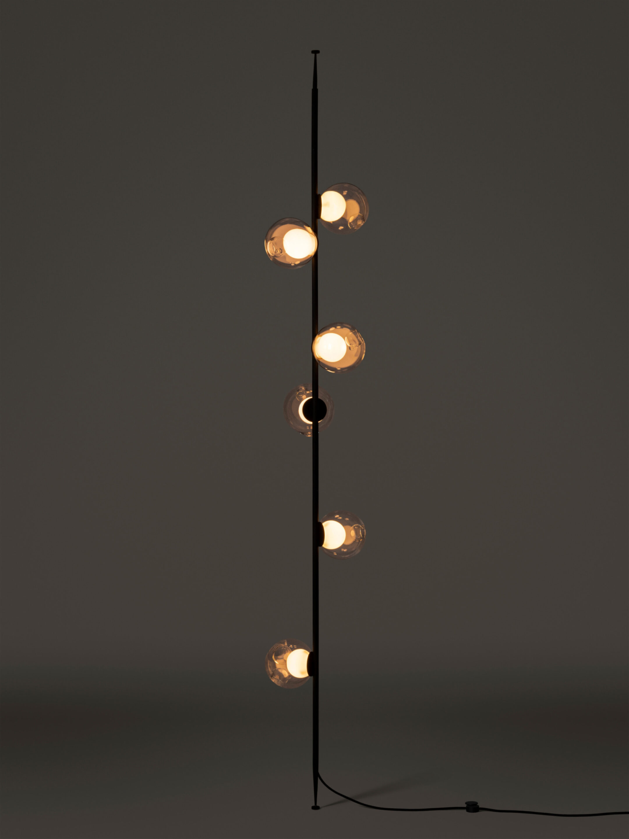 28 6 Column 8ft Straight Black Clear Dark