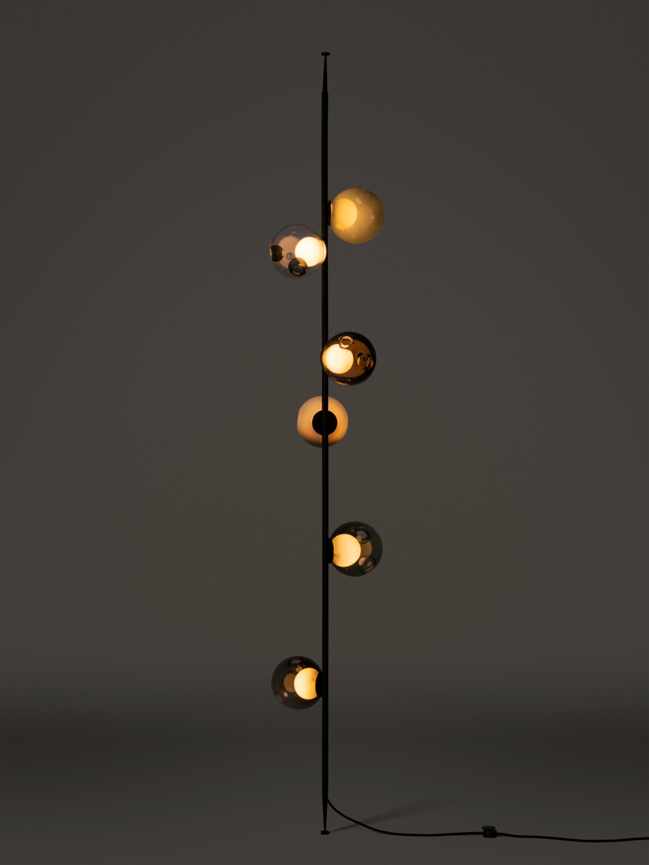 28 6 Column 8ft Straight Black Neutrals Dark
