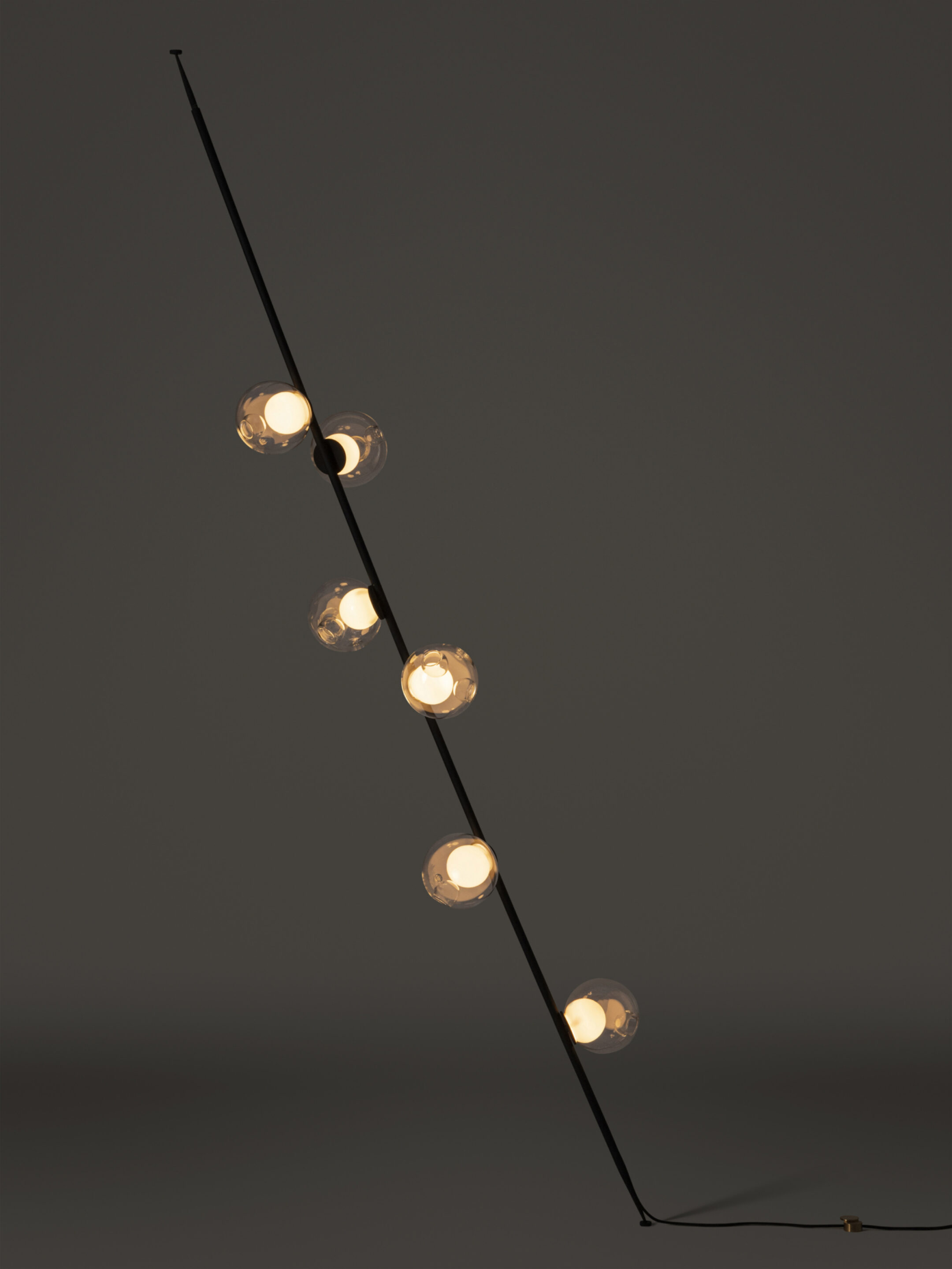 28 6 Column 9ft Black Clear Dark