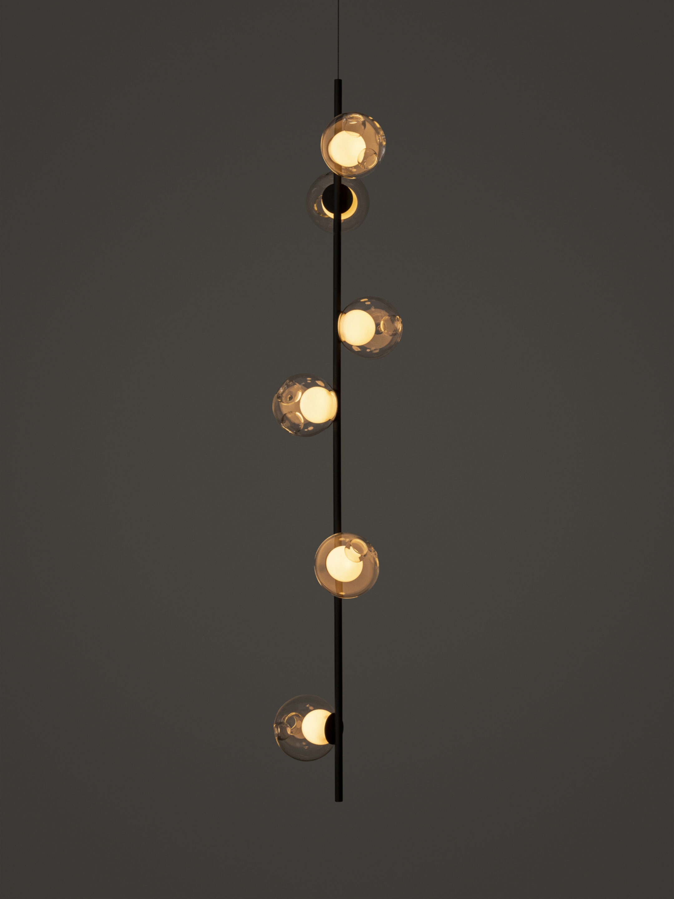 28 6 Suspended V Black Clear Dark
