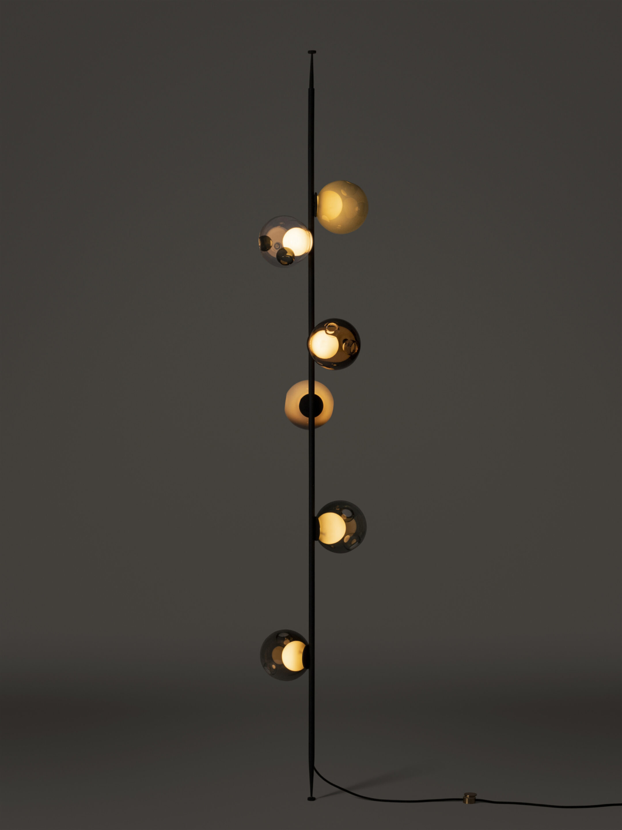 28 6 Column 8ft Straight Black Neutrals Dark