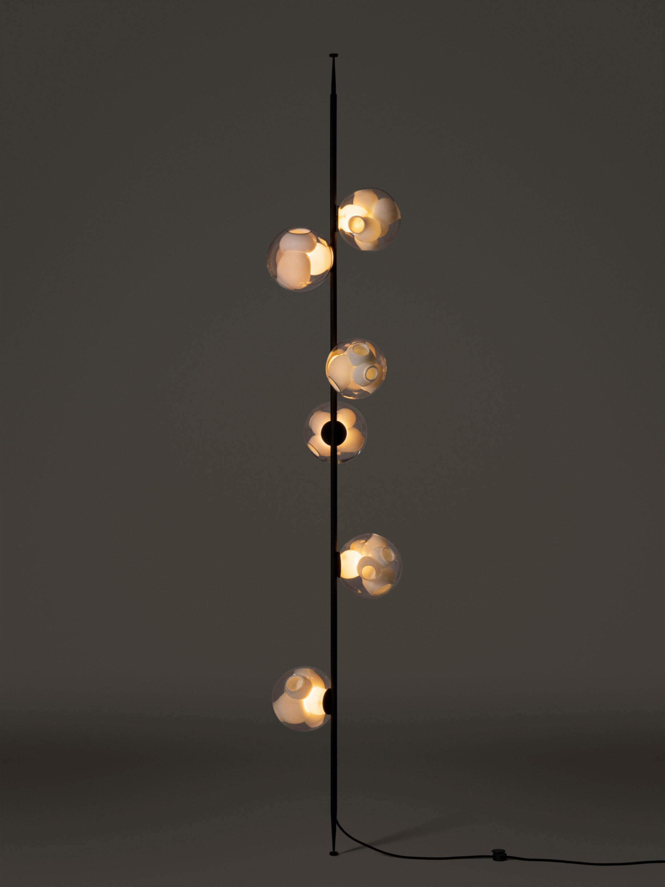 38v 6 Column 8ft Straight Black Dark