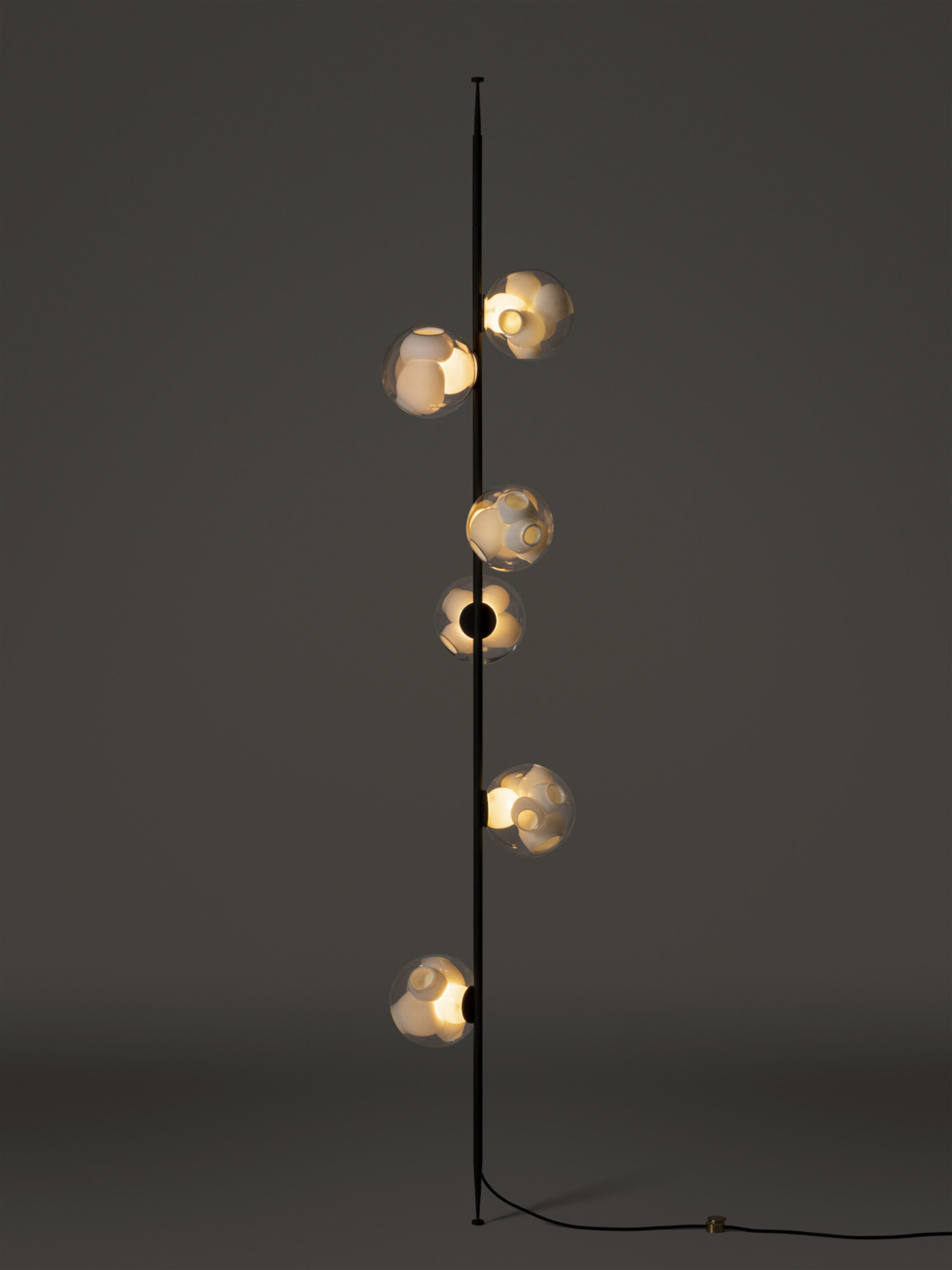 38v 6 Column 8ft Straight Black Dark
