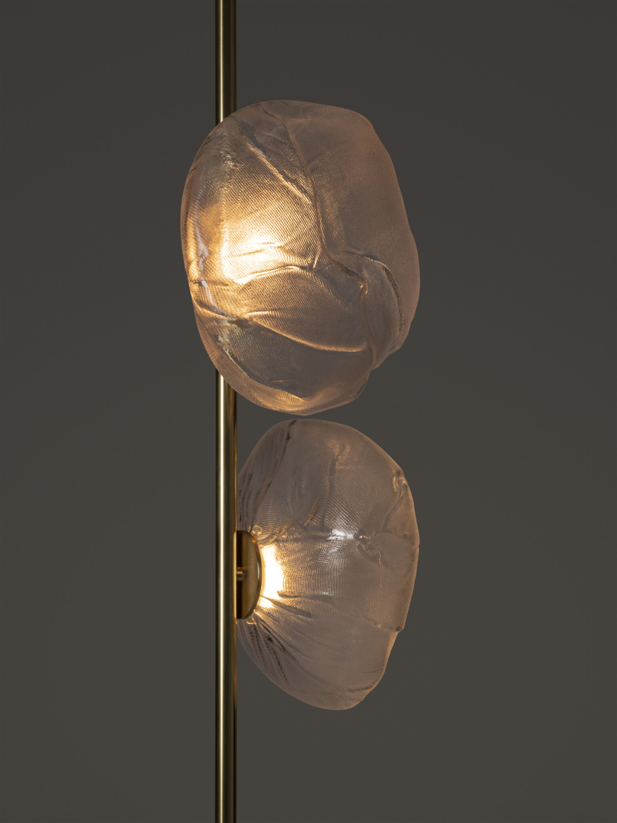 73 Column Straight Brass Dark Detail