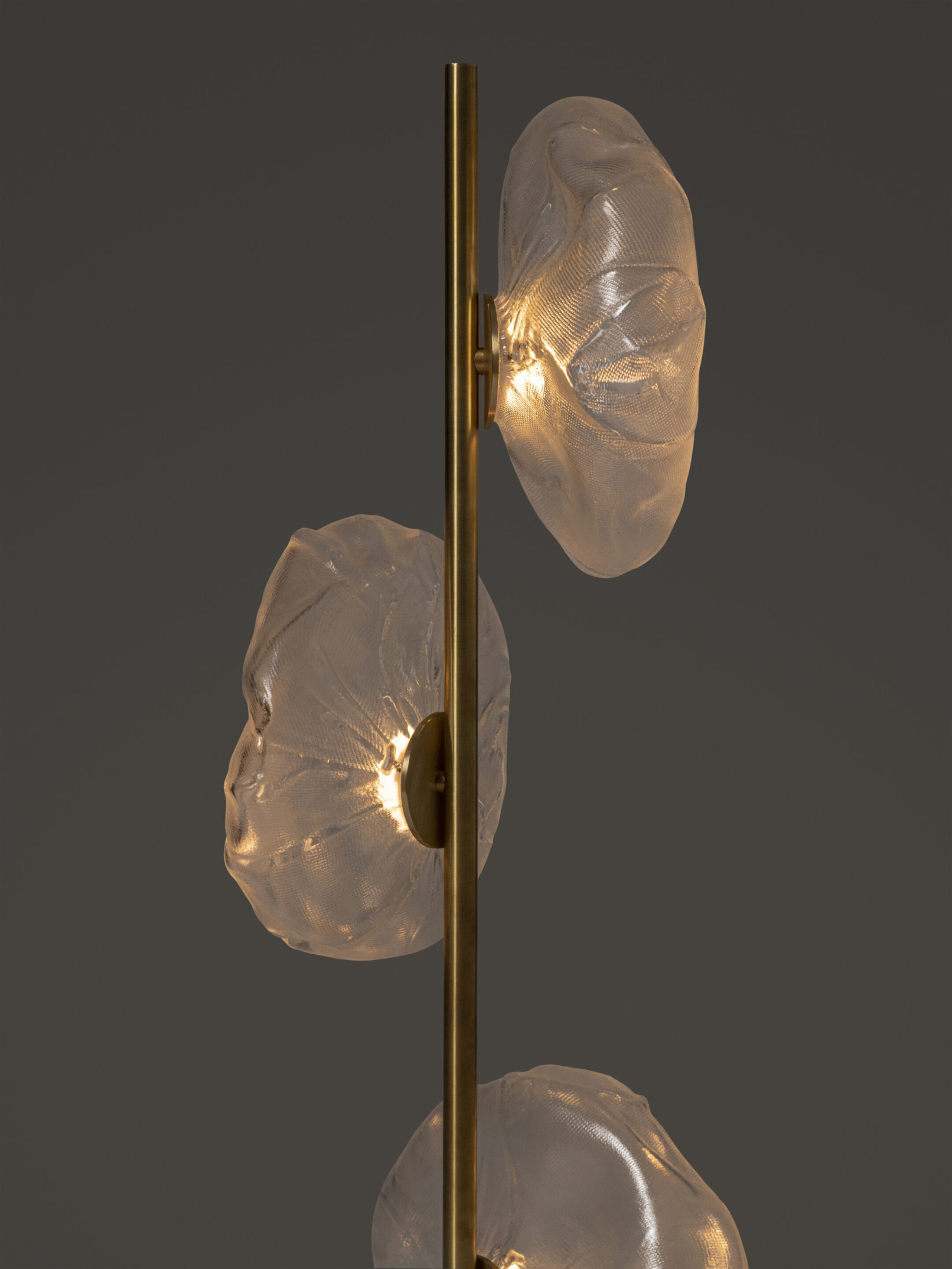 73 Floor Brass Dark Detail 2