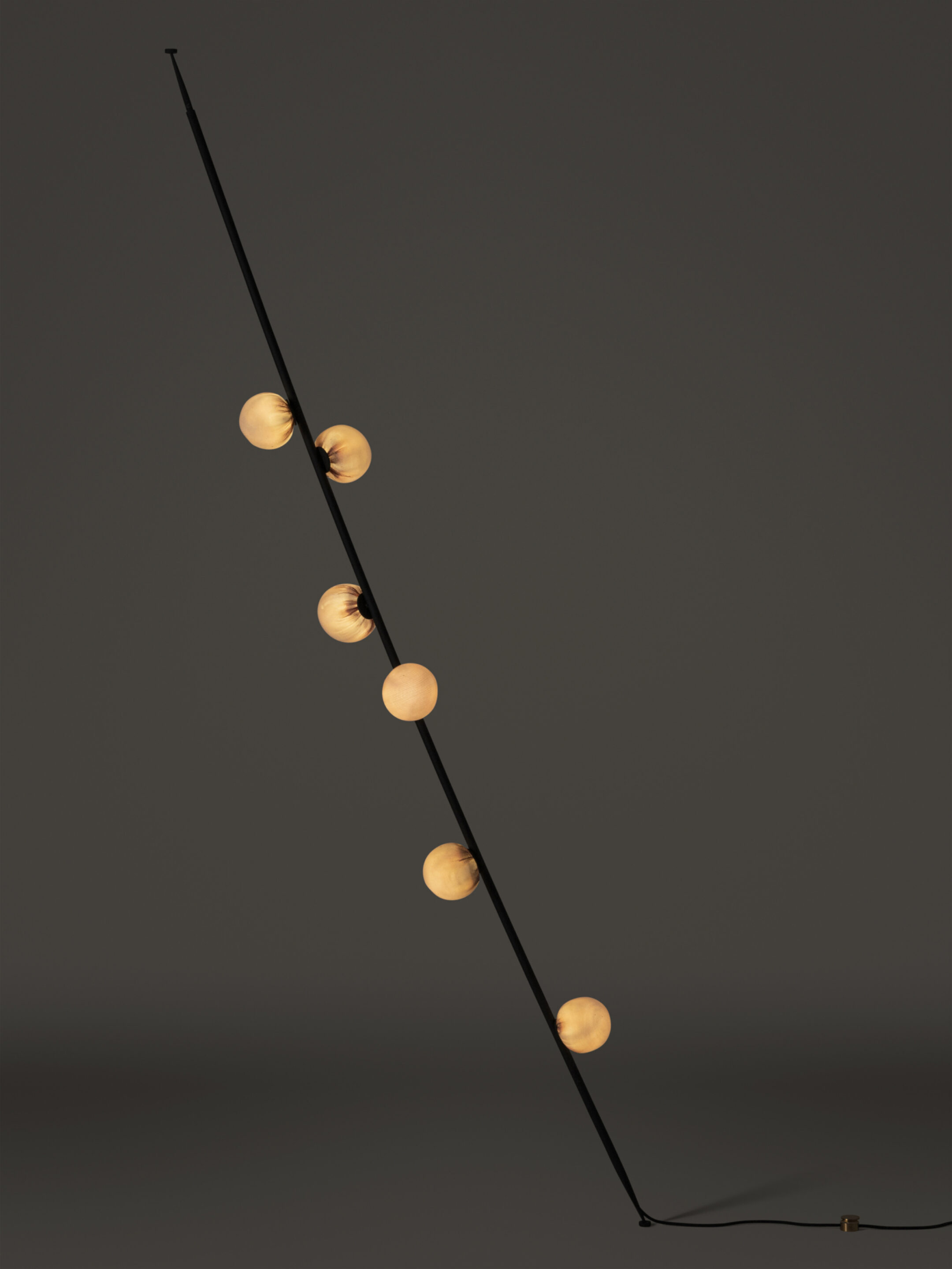 84 6 Column 9ft Black Dark