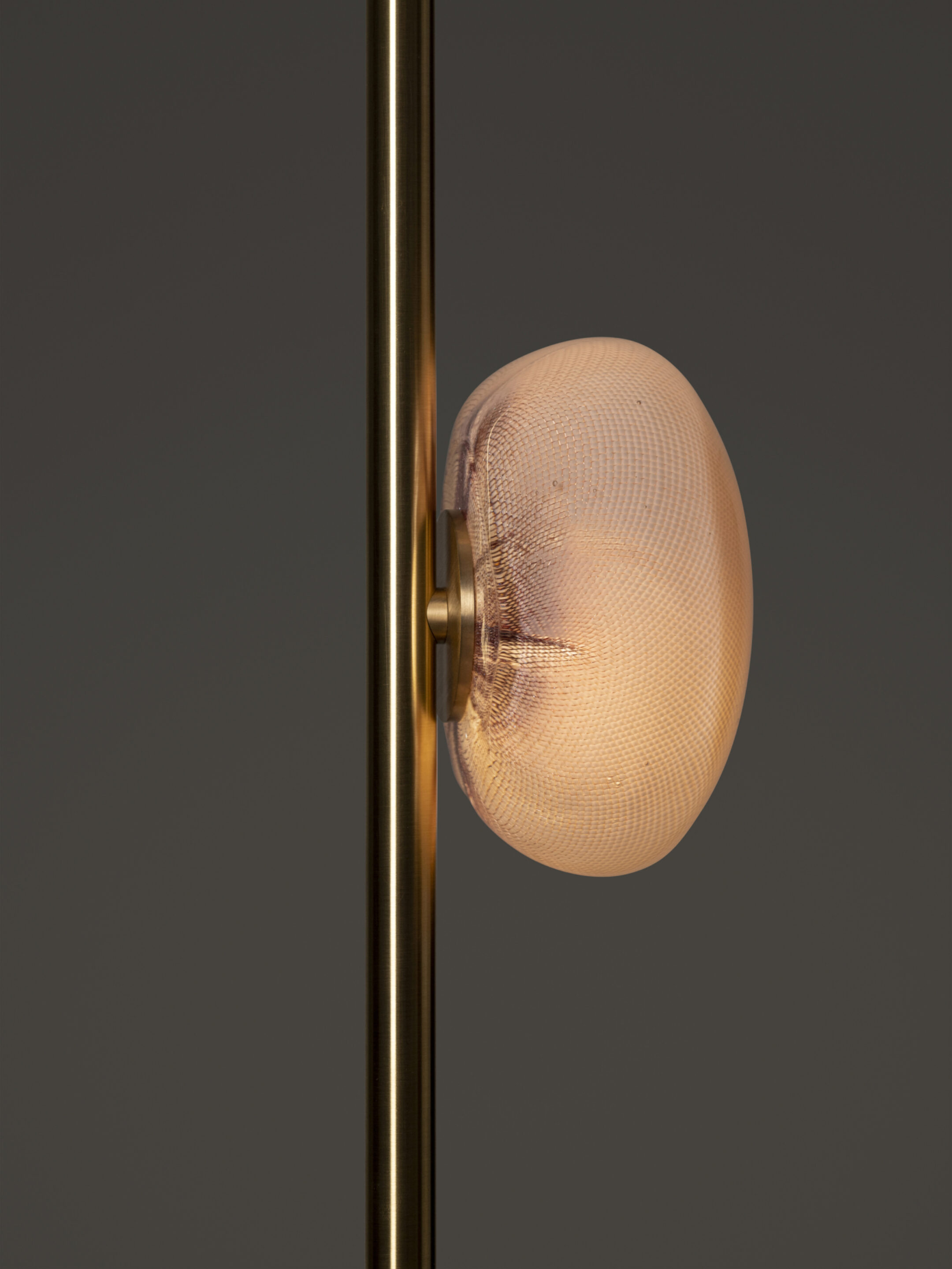 84v Ceiling Brass Dark Detail