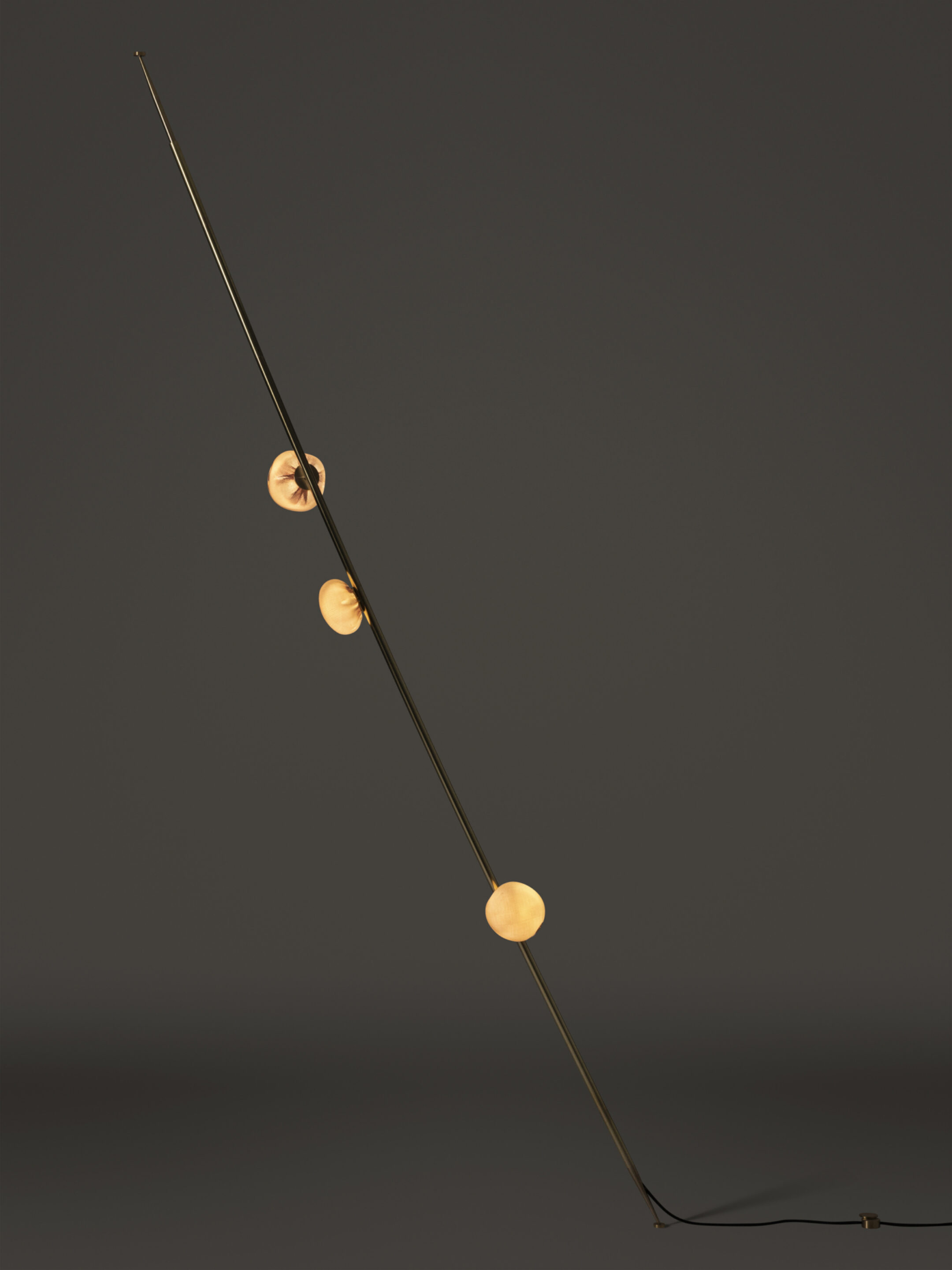 84v 3 Column 9ft Brass Dark