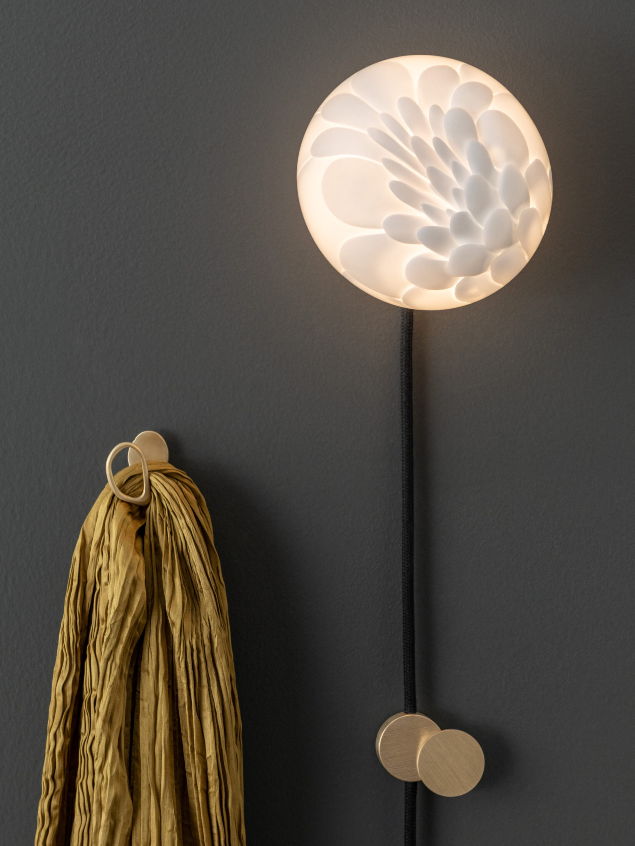 Photoshoot Table Light 118t Wall Mount On