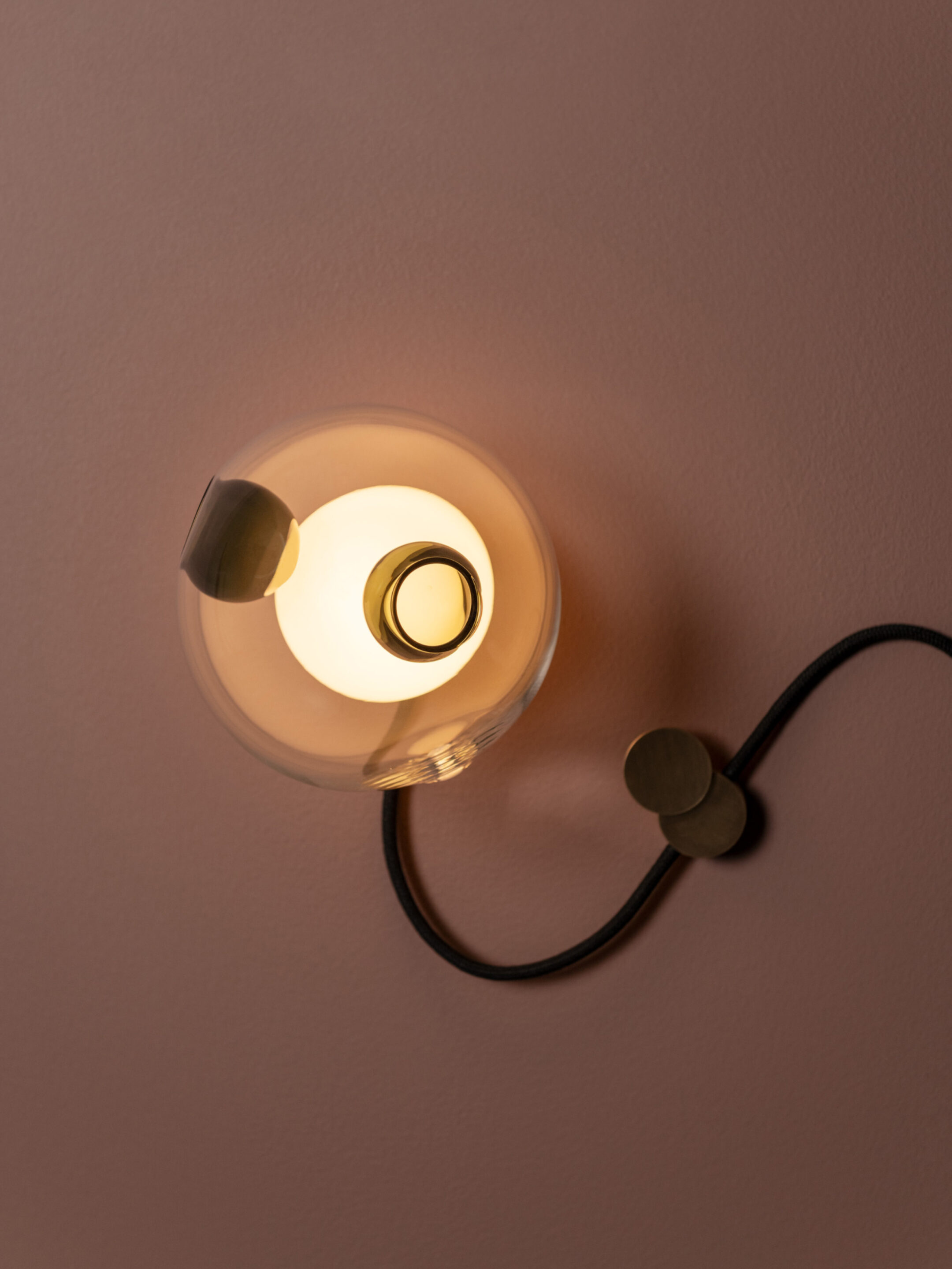 Photoshoot Table Light 28t Wall Mount On 2