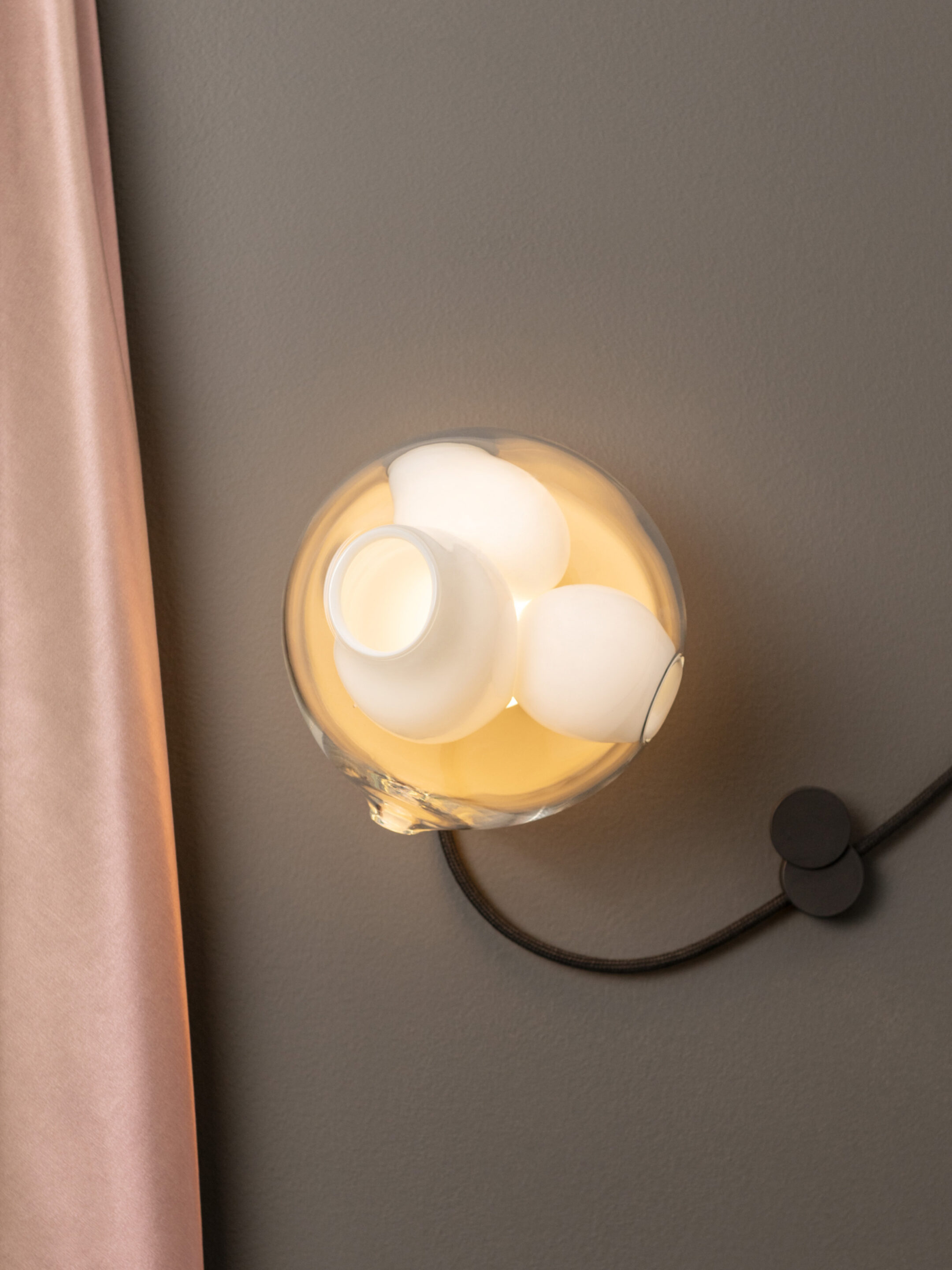 Photoshoot Table Light 38 Vt Wall Mount On
