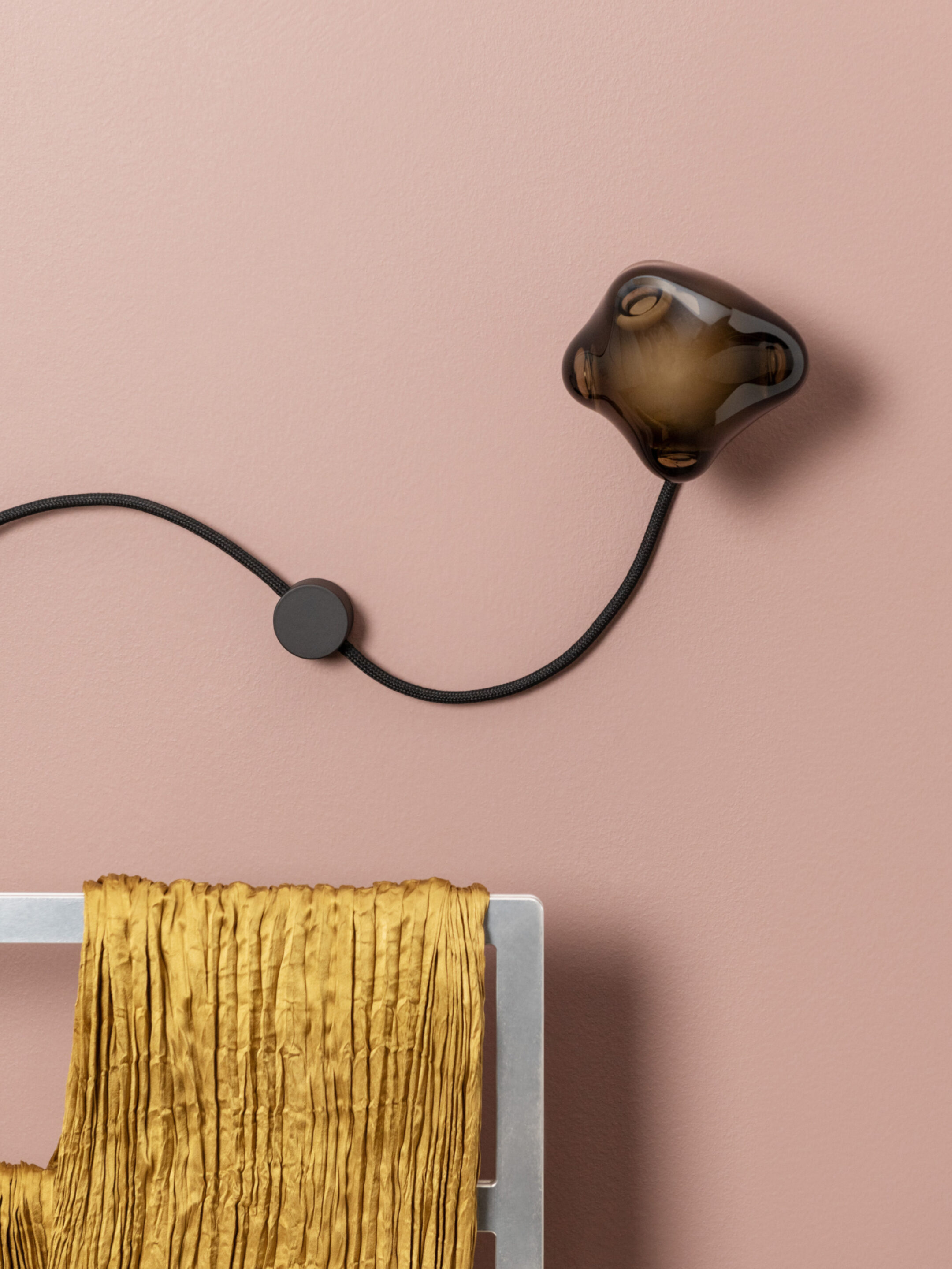 Photoshoot Table Light 57t Grey Wall Mount Off