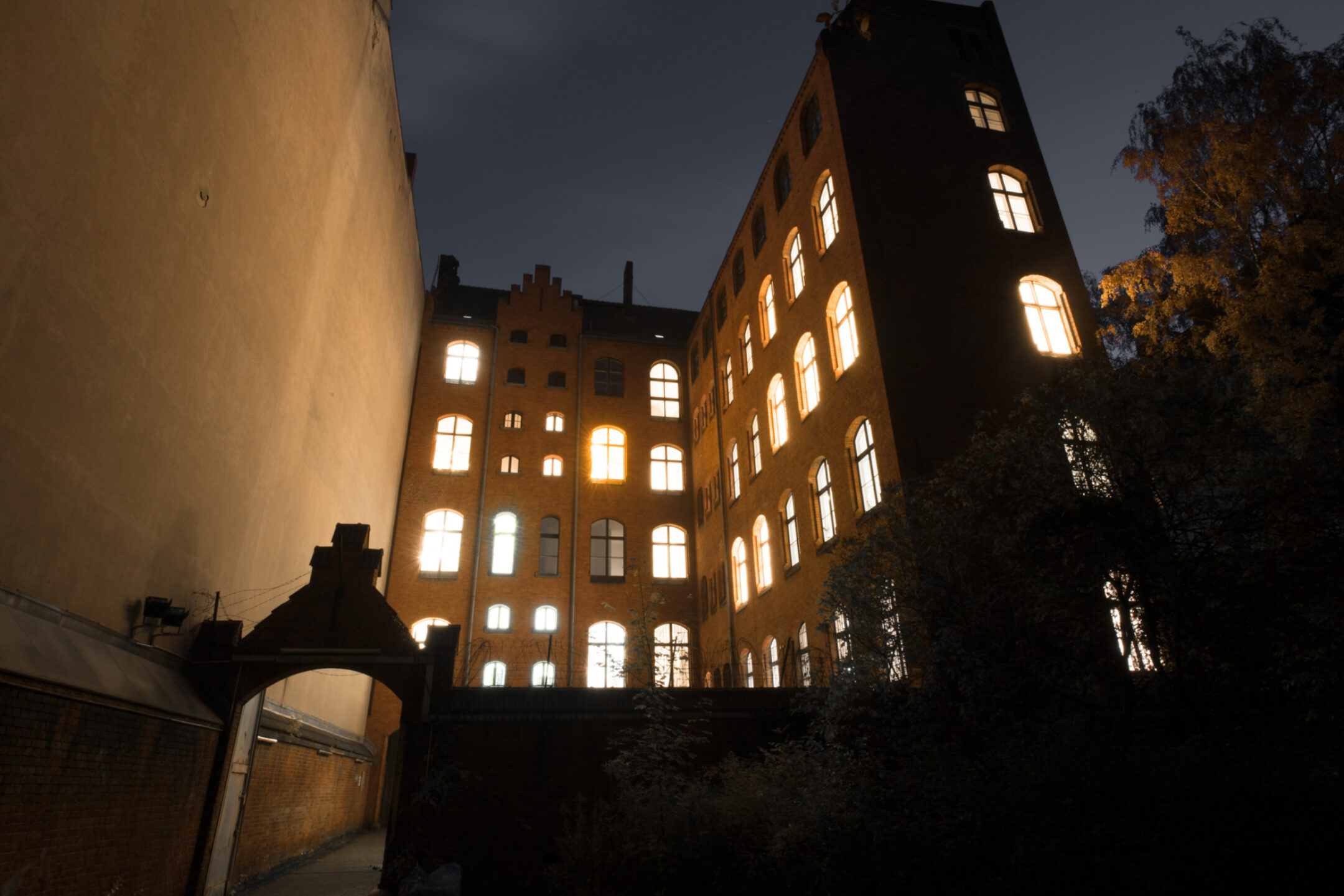 79_BuildingExterior_HarryF_02